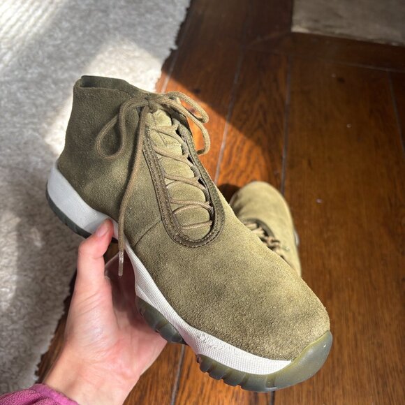 Air Jordan Olive Suede High / Mid Top — Women’s Size 8 - Picture 4 of 6